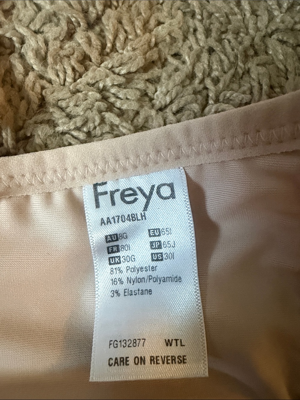 Light Pink T-Shirt Bra with Smooth Molded Cups - Picture 2 of 7